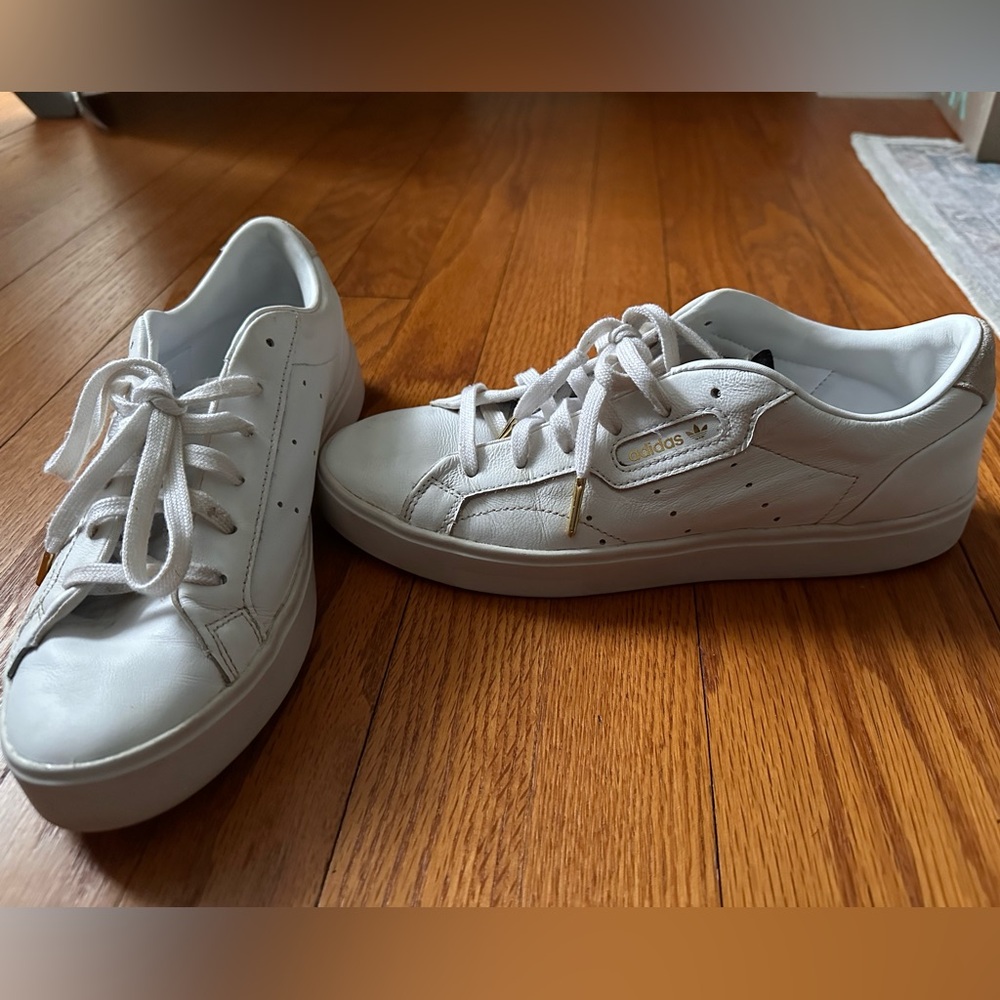 Adidas original women’s casual sneaker